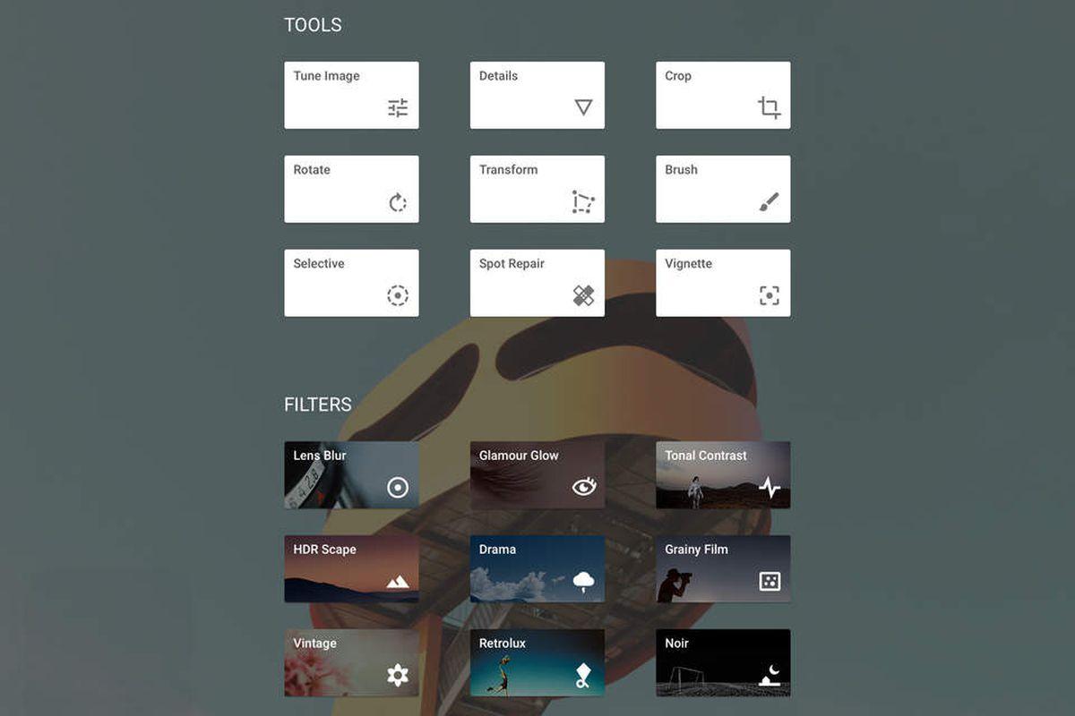 The App that Allows Users to Place or Remove Items from Images - Learn How to Download Snapseed