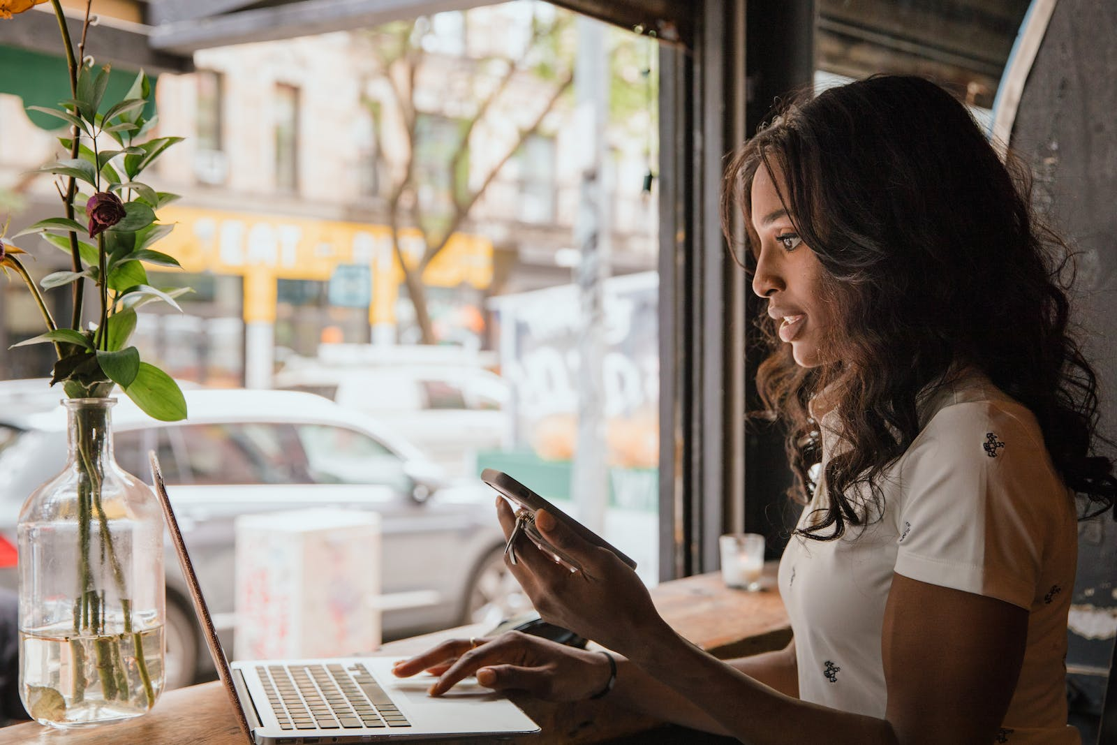 Learn How to Use Canva on Mobile Device